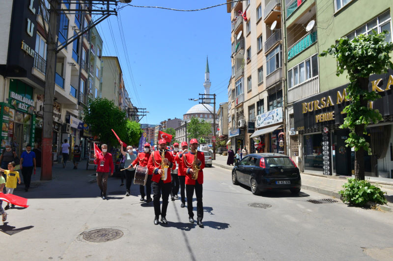 Yıldırım’da 19 Mayıs coşkusu sokaklara taştı