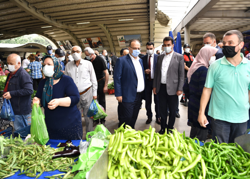 Vali, Kaymakam ve Belediye Başkanı Pazarları Denetledi