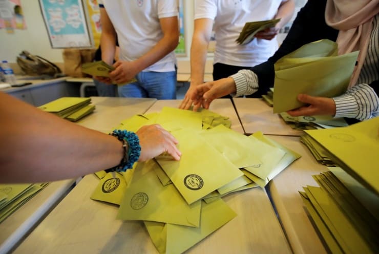 MetroPOLL: İlk defa kullanılacak oyların yüzde 33’ü CHP’ye