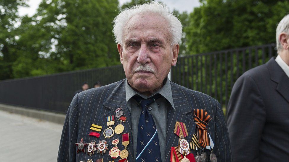 Auschwitz’in özgürleştirilmesinde rol alan son Kızıl Ordu askeri de hayatını kaybetti