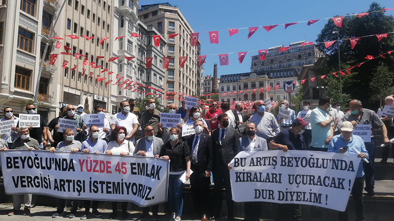 Beyoğlu Belediyesi’nin yüzde 45’lik emlak vergisi zammına protesto