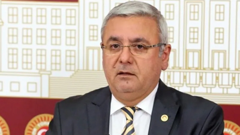 AKP’li Mehmet Metiner’den “çift maaş” tepkisi