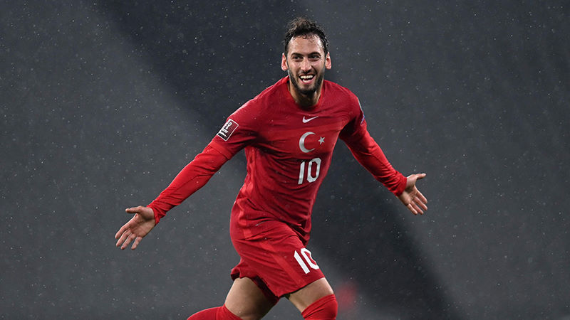 Hakan Çalhanoğlu, Inter ile anlaşmaya vardı