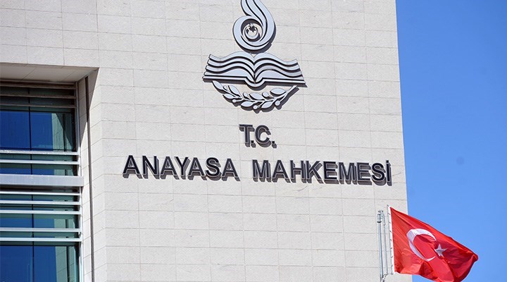 Anayasa Mahkemesi kendi kendine ‘parti kapatma yasası’ davası açacak