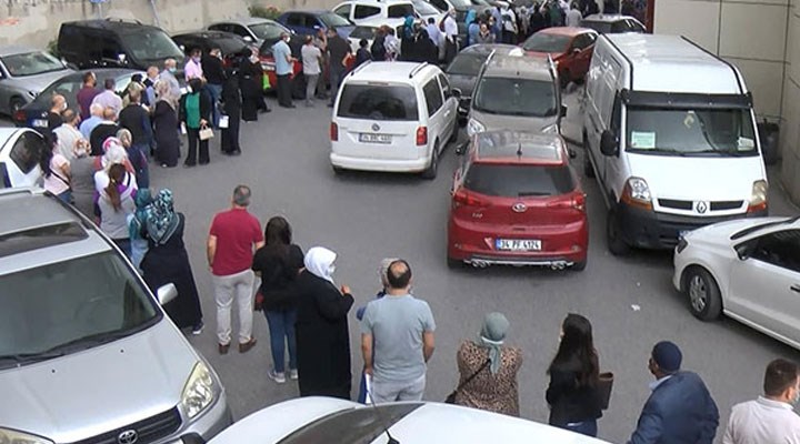 Hastanelerdeki aşı kuyruğu isyan ettirdi