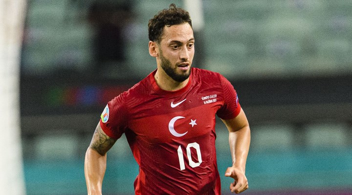 İtalya basını: Hakan Çalhanoğlu, Inter ile anlaştı