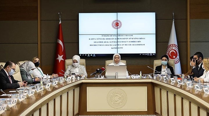 Kadın komisyonunda AKP’liler kadınları suçladı