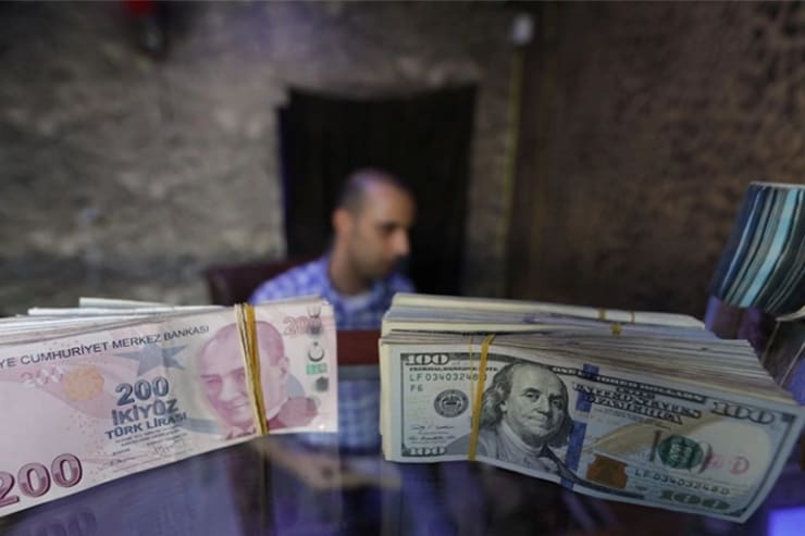 Enflasyon, ‘faiz kaygısı’nı tetikleyince dolar yine zıpladı