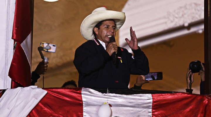 Peru’da devlet başkanlığı seçimlerini sosyalist aday Castillo kazandı