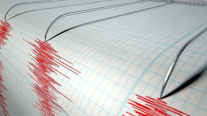 Endonezya’da 6,2 büyüklüğünde deprem