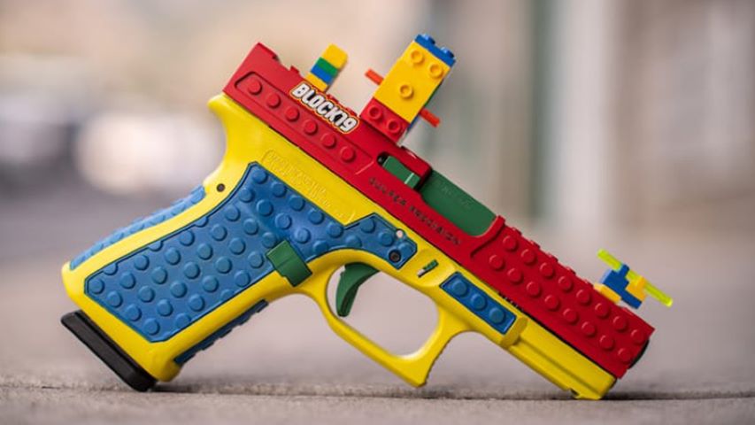 Lego’yu anımsatan gerçek silah tepki çekti