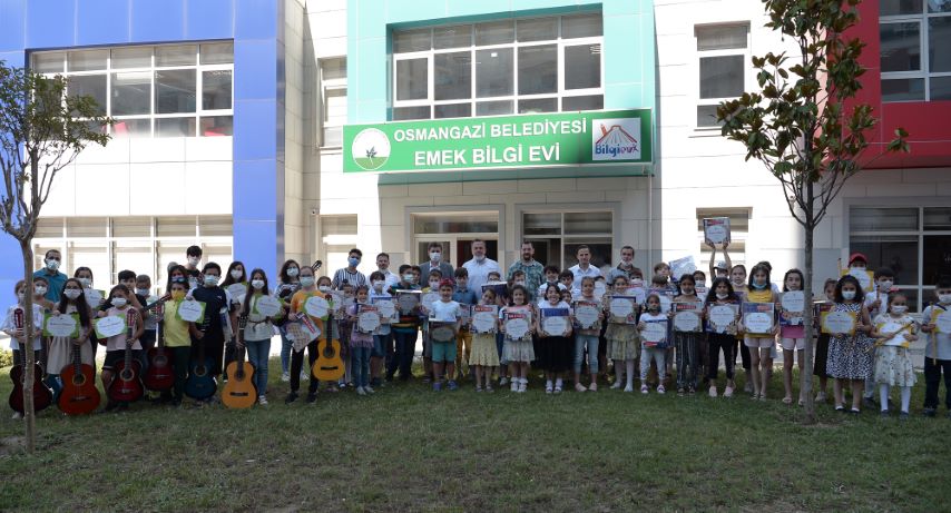 Bilgi Evleri’nde Sertifika Coşkusu