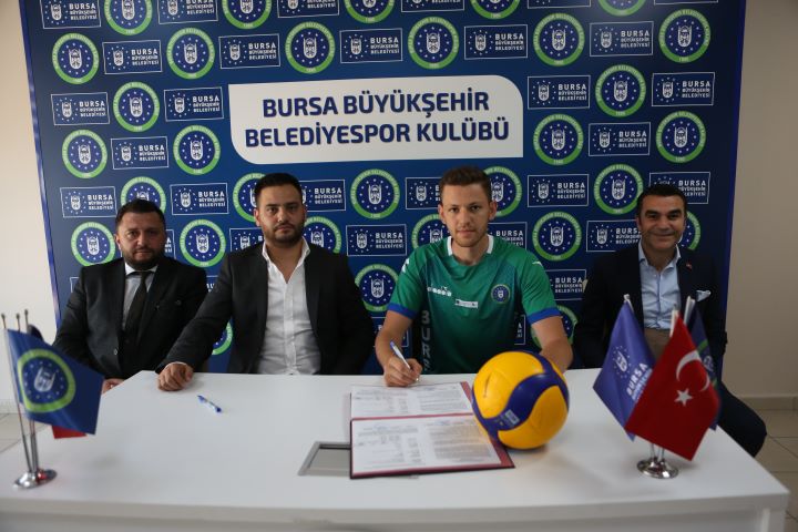 Mustafa Efe Er de Bursa Büyükşehir Belediyespor’da