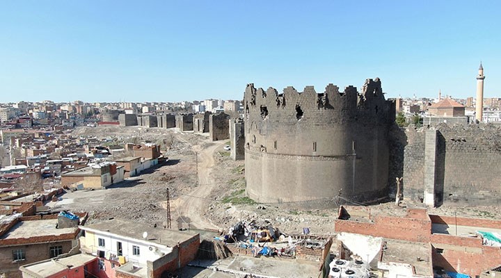 Kayyumdan 400 bin liralık film