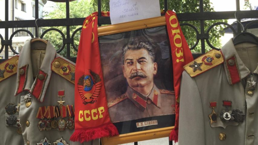 Rusya’da nüfusun neredeyse yarısı Stalin’in heykelinin dikilmesini destekliyor
