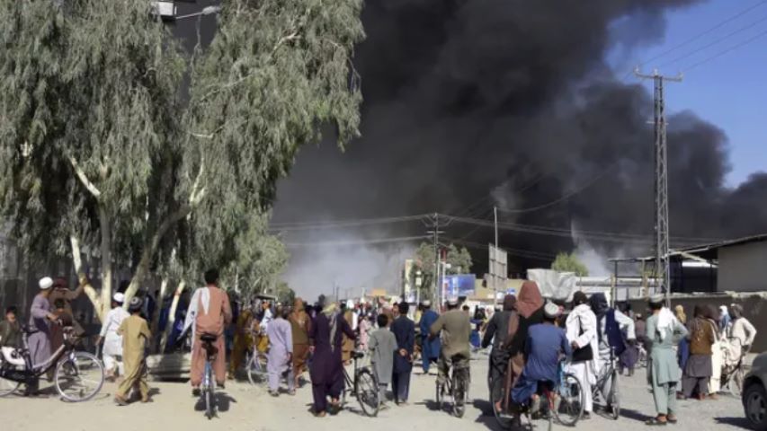 Taliban, cuma günü 4 tane daha vilayet başkentini ele geçirdi