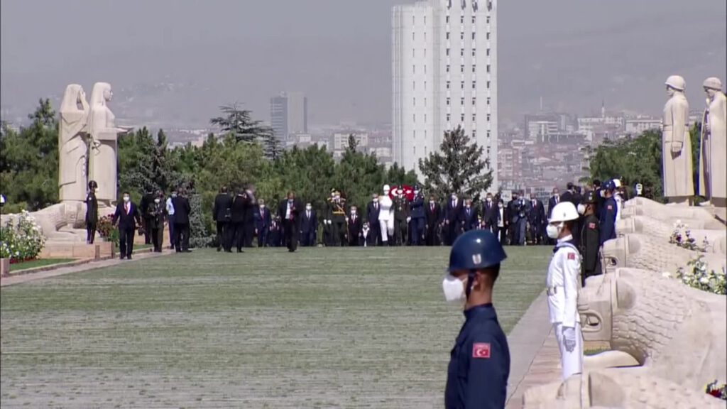 Devlet Erkanı Anıtkabir’i ziyaret etti