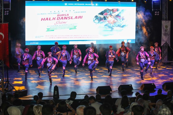 Nilüferli folklorcülerden efelere selam