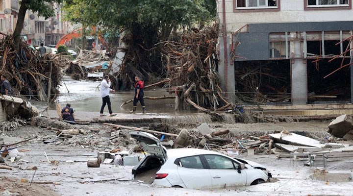 Batı Karadeniz’deki selde bilanço ağırlaştı: 27 kişi yaşamını yitirdi