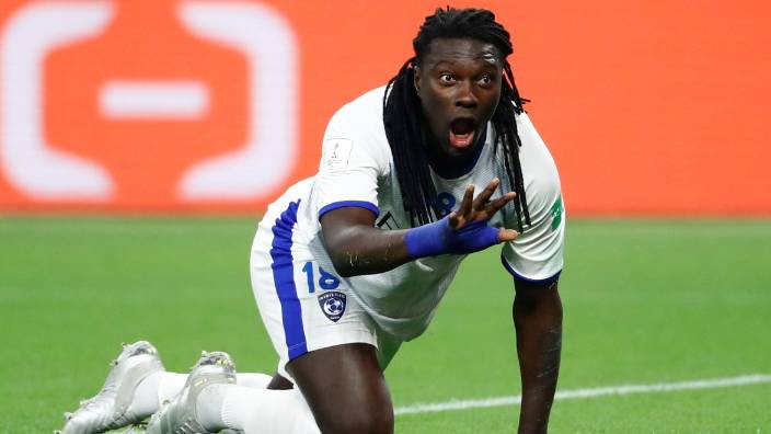 Bafetimbi Gomis kafaları karıştırdı