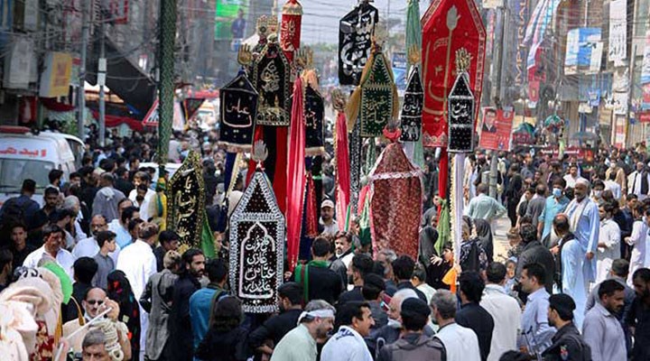 Pakistan’da cihatçılar yine devrede: Aşura töreninde katliam