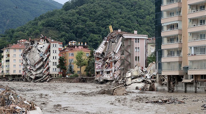 Sel felaketinde can kaybı 79’a yükseldi