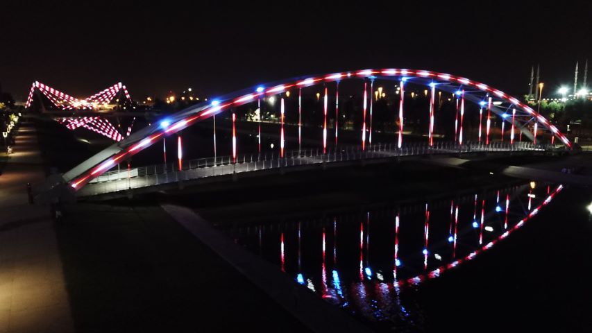 Bursa’da köprüler ışık saçıyor