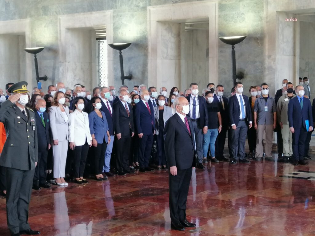 CHP lideri Kılıçdaroğlu ve parti yönetimi Ata’nın huzurunda