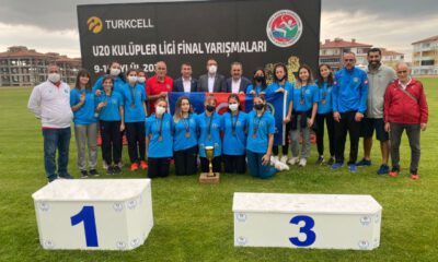 Bursa Büyükşehir Belediyespor kupanın sahibi