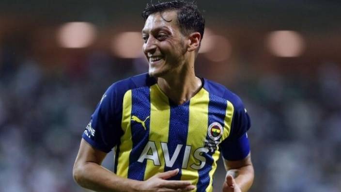 Özil’den Katar iddialarına yanıt