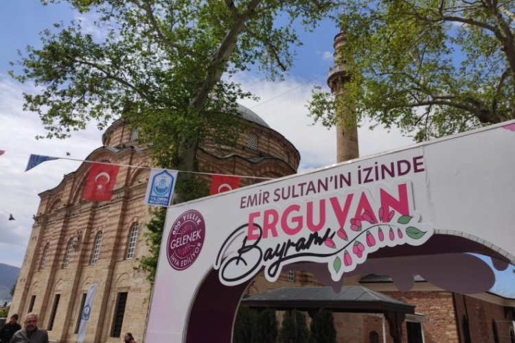 ‘Erguvan Bayramı’ tüm coşkusuyla Bursa’da kutlanıyor