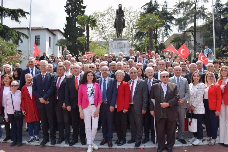 CHP Bursa Örgütü Ata’nın huzurundaydı