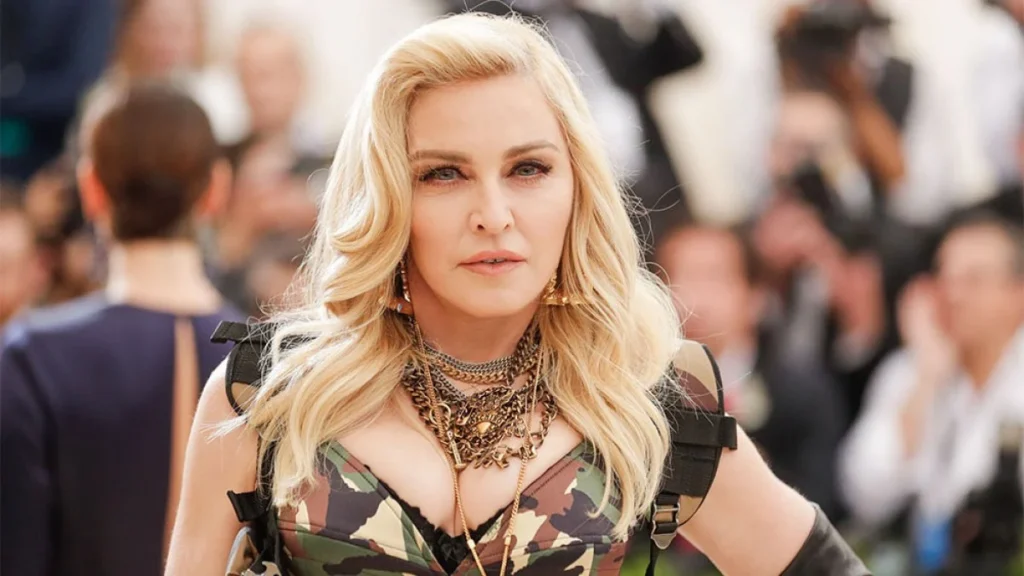 Madonna Hastaneye Kaldırıldı!