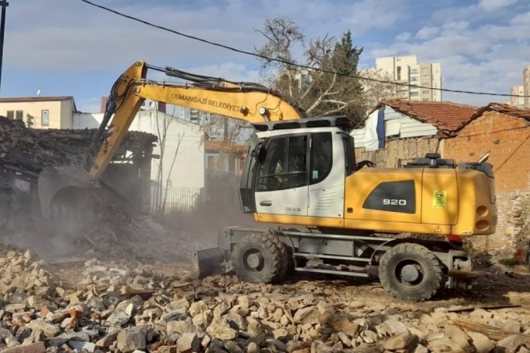 Tayakadın Mahallesi’ndeki metruk binalar temizlendi