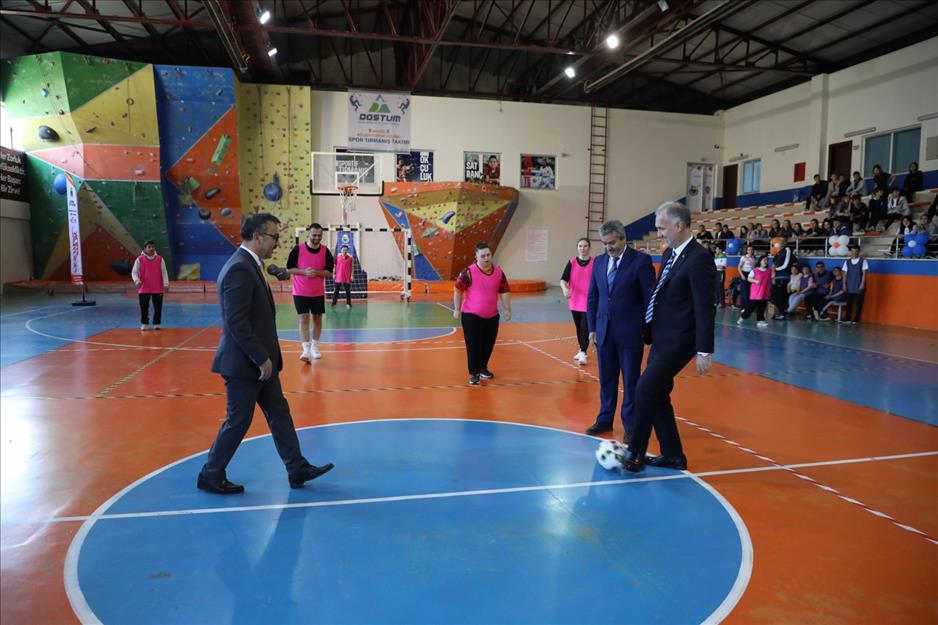 İnegöl’de engelleri aşan turnuva