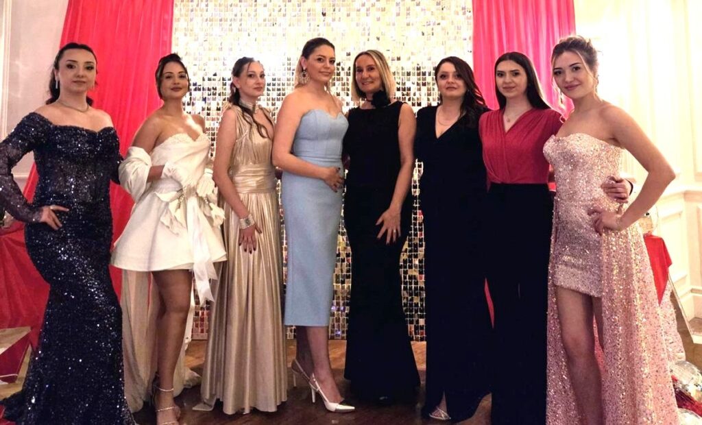 Bursalı kadınlara özel defile