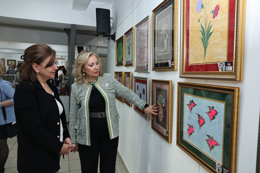 Ebru ve Kaat’ı sergisi Konak Kültürevi’nde