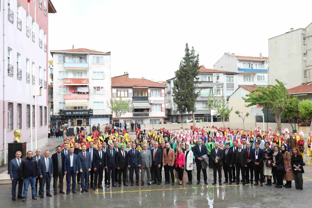 Gemlik’te Öğrencilerden Beslenme Defilesi