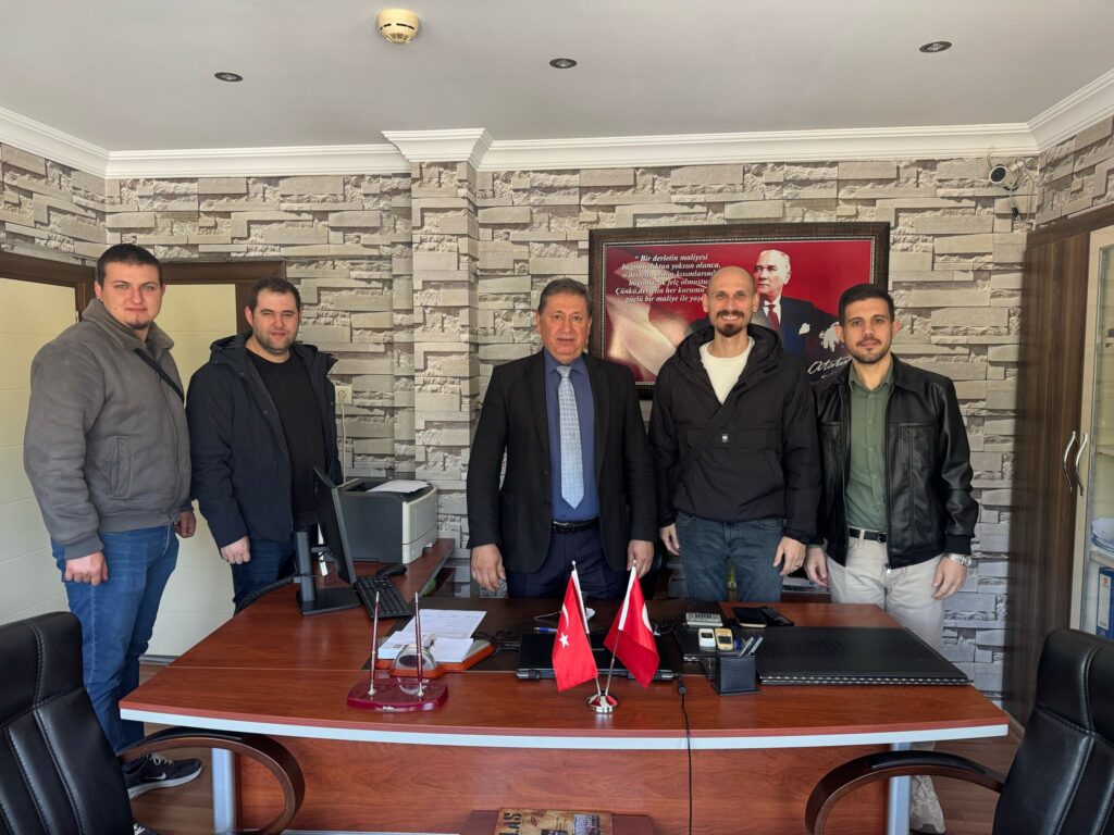 Mustafakemalpaşa’da Fotoğrafçıların Korsan İsyanı!