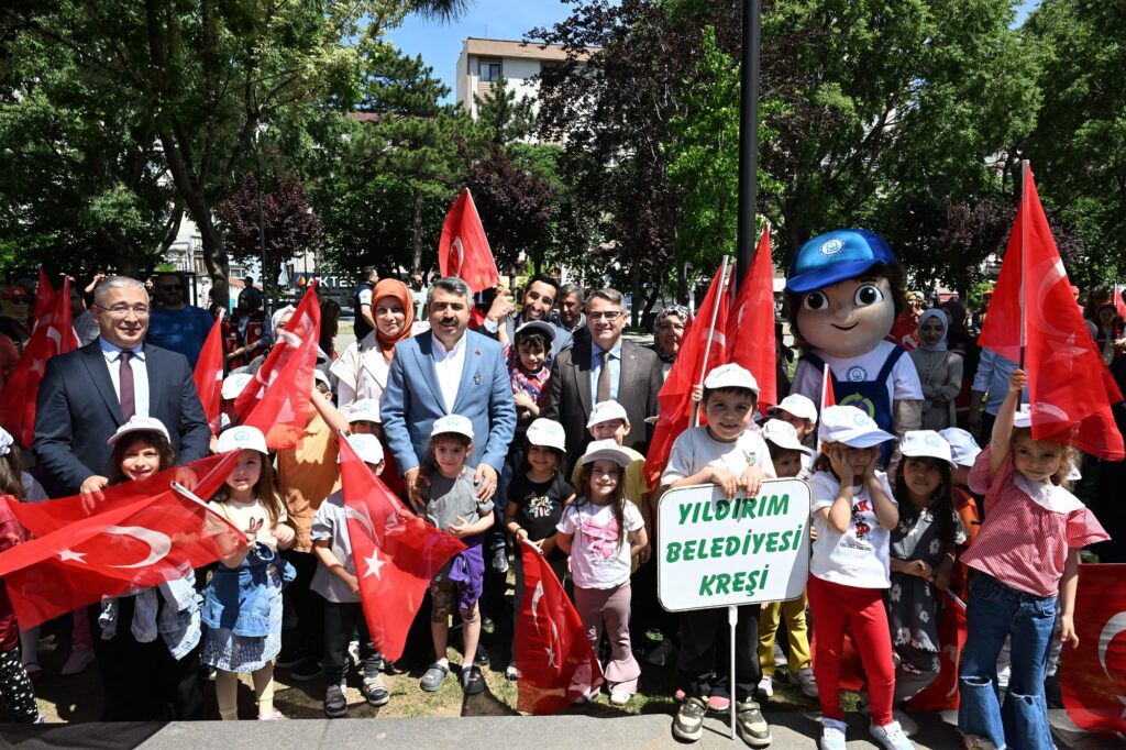Yıldırım’da aile sevgisi sokağa taştı