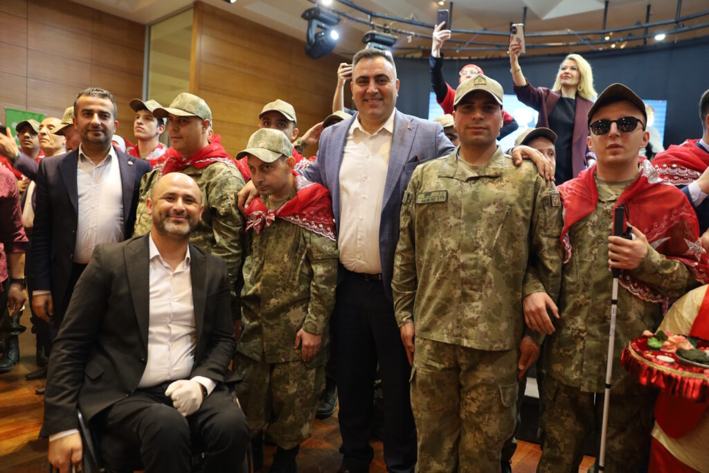 Dev Bayrakla Gelen ‘Özel Askerler’ Bursa’yı Gururlandırdı!