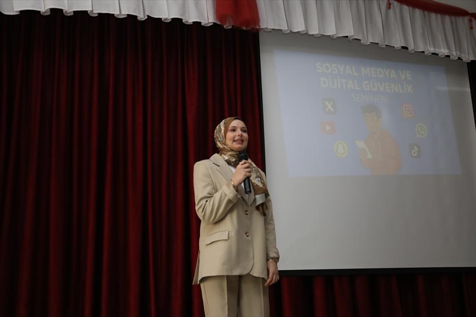 İnegöl’de Gençlere Sosyal Medya Dersi