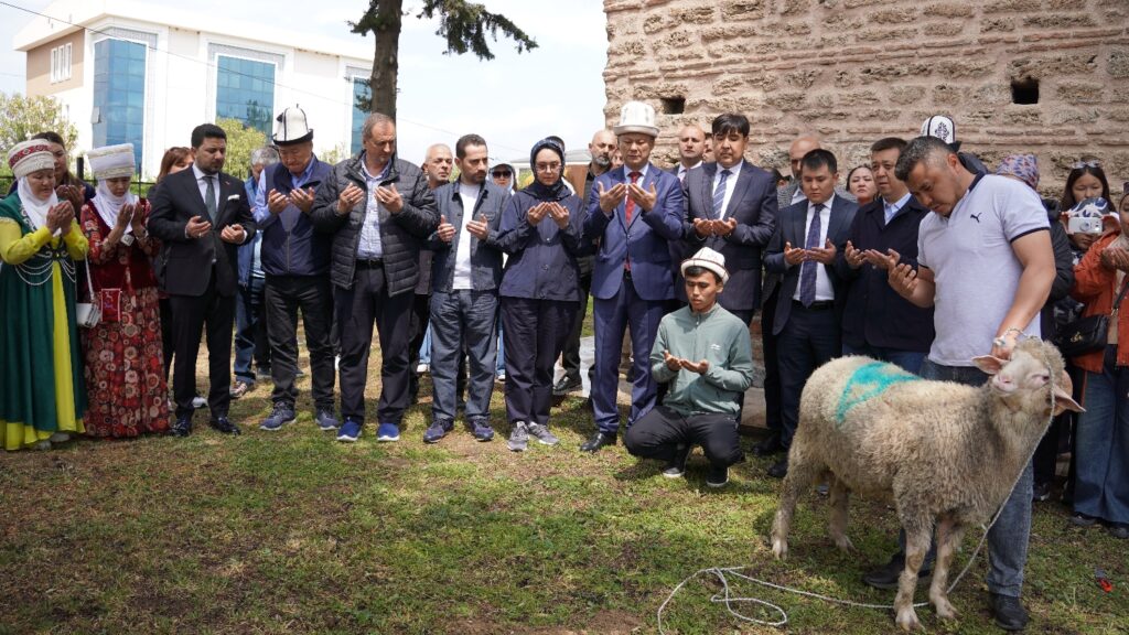 Kırgız Halkı İznik’te Şenliklerde Buluştu