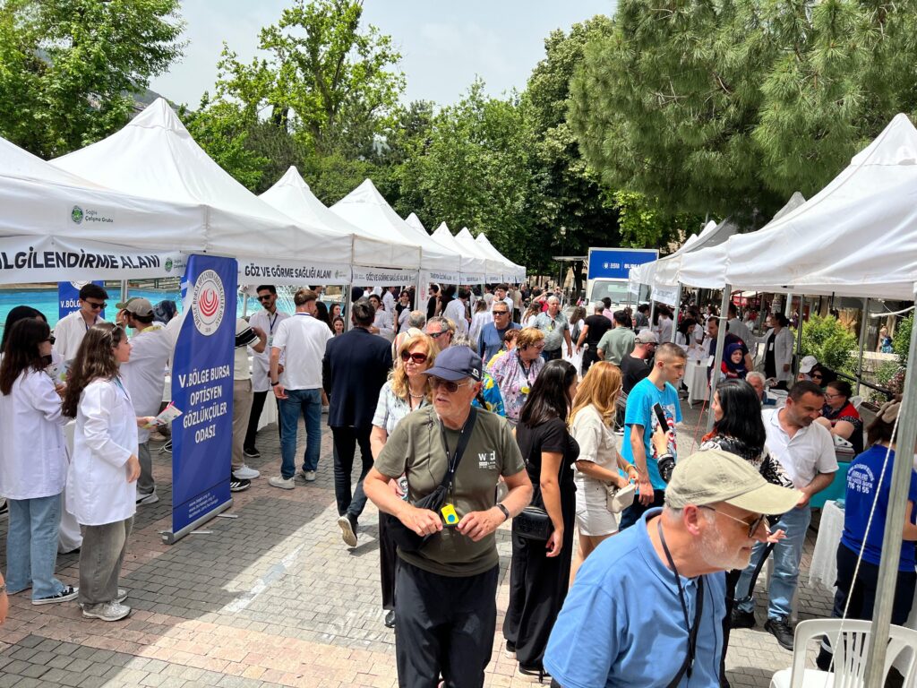 Bursa’da Genç Sağlıkçılar Sahaya İndi