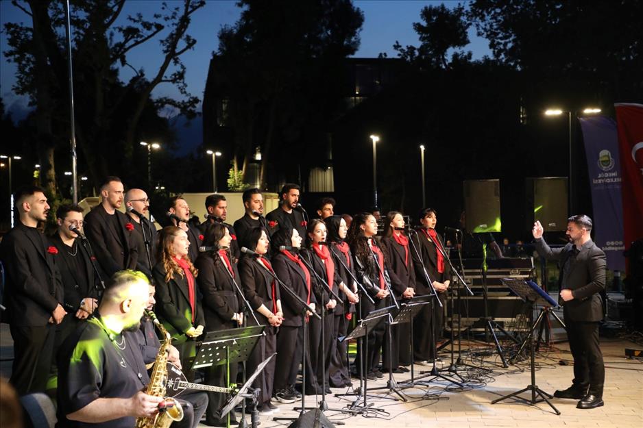 Gençlik Korosu Sahnedeydi