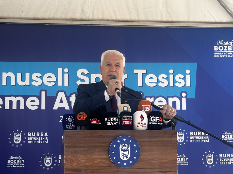 Gençler istedi, Başkan Bozbey temelini attı