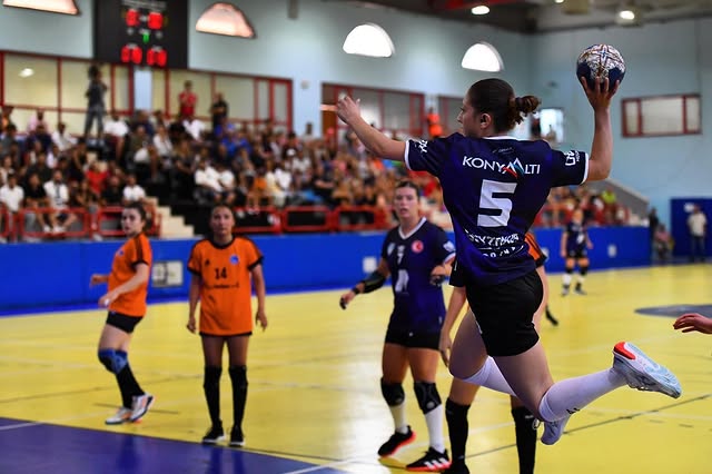 Büyükşehir Hentbol’dan Takıma Takviye