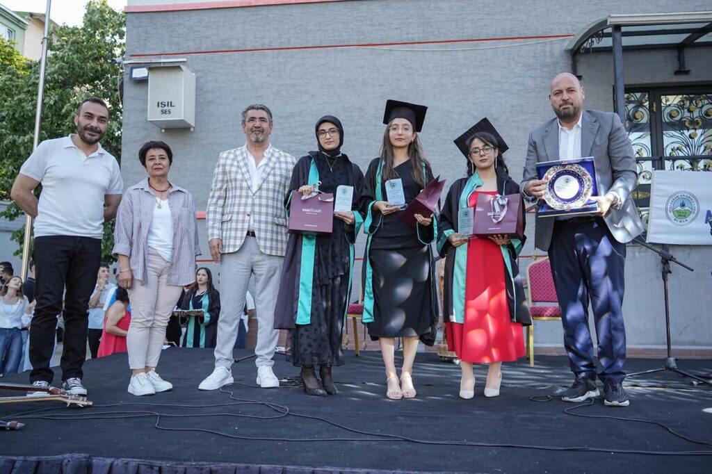 Nuri Erbak Anadolu Lisesi’nde, torun Ömer Kızıl’dan başarıya ödül