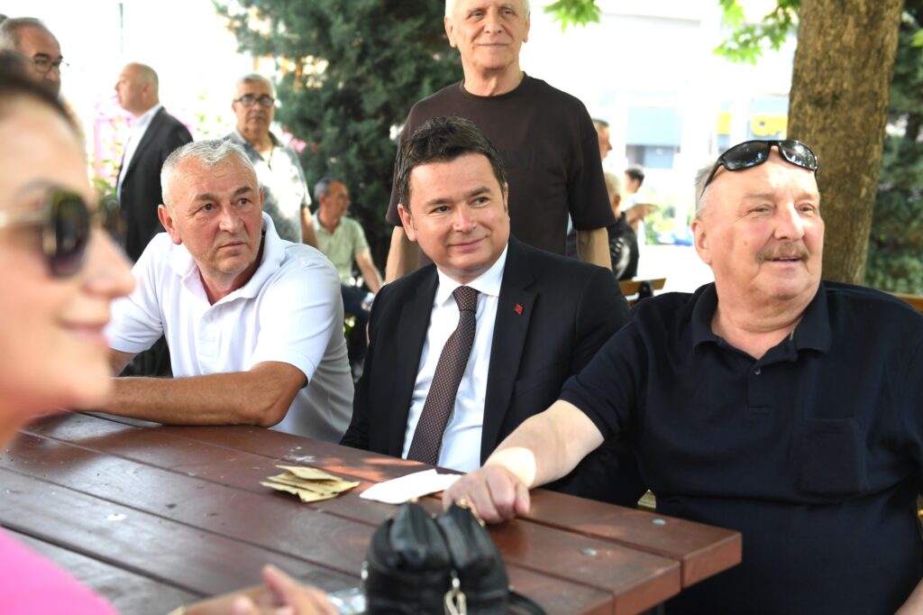 Osmangazi’de Mahalle Mahalle Hizmet Arayışı