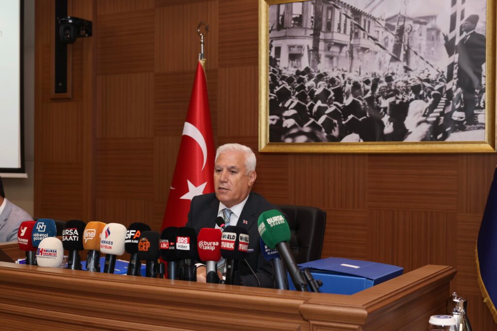 Bozbey’den Bursa Gündemine Dair Kritik Mesajlar